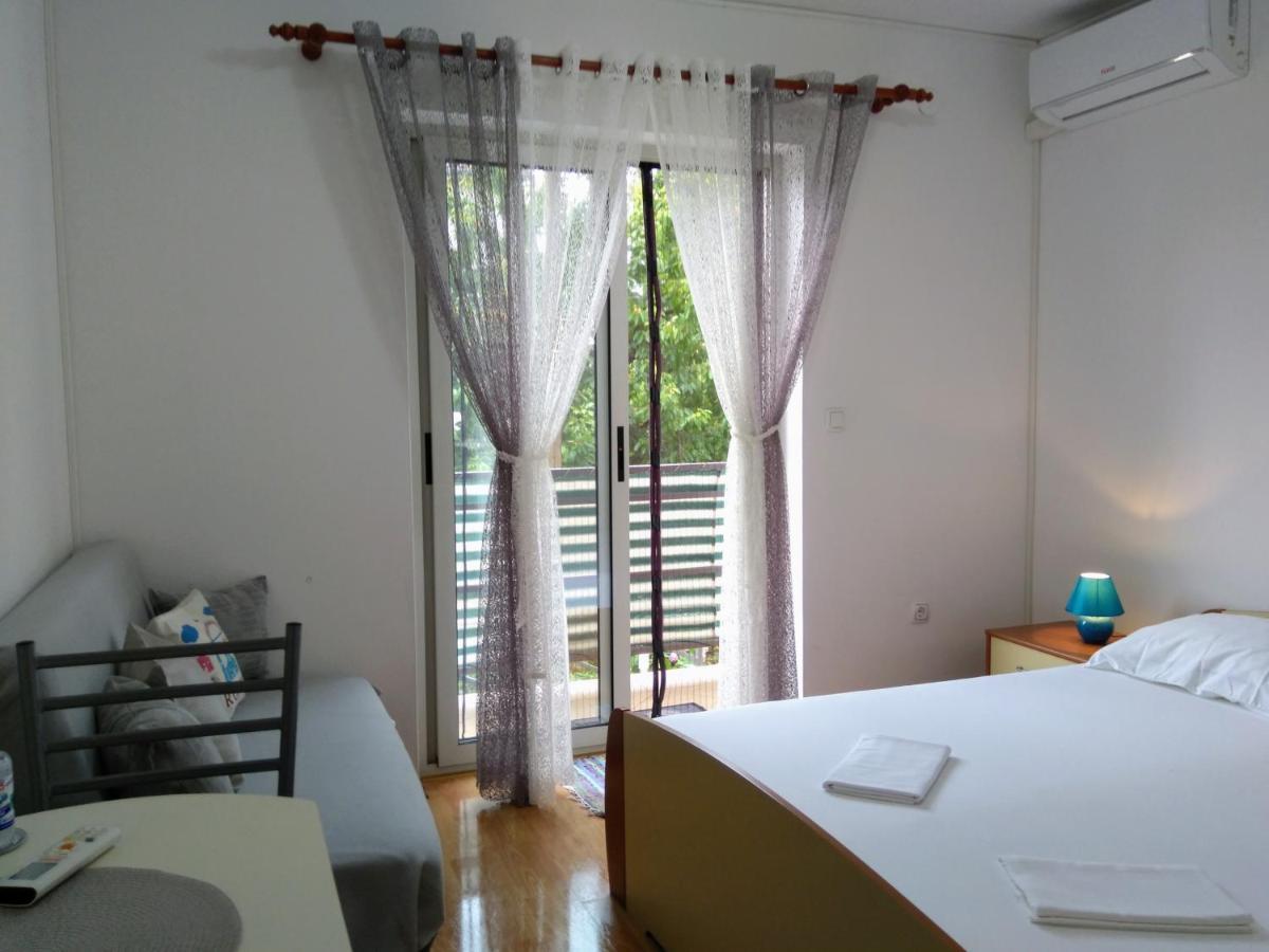 Apartments And Room Markovic Rovinjsko Selo Εξωτερικό φωτογραφία