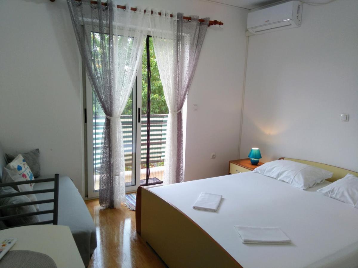 Apartments And Room Markovic Rovinjsko Selo Εξωτερικό φωτογραφία