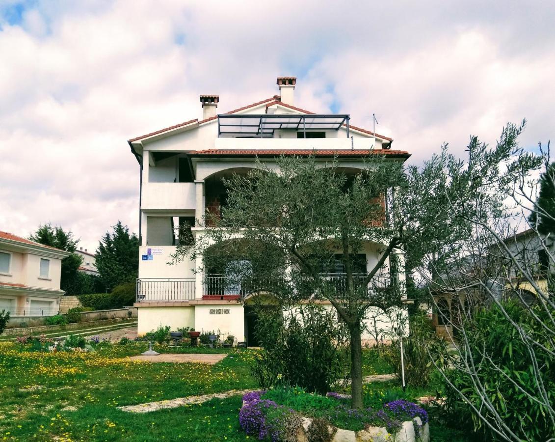 Apartments And Room Markovic Rovinjsko Selo Εξωτερικό φωτογραφία
