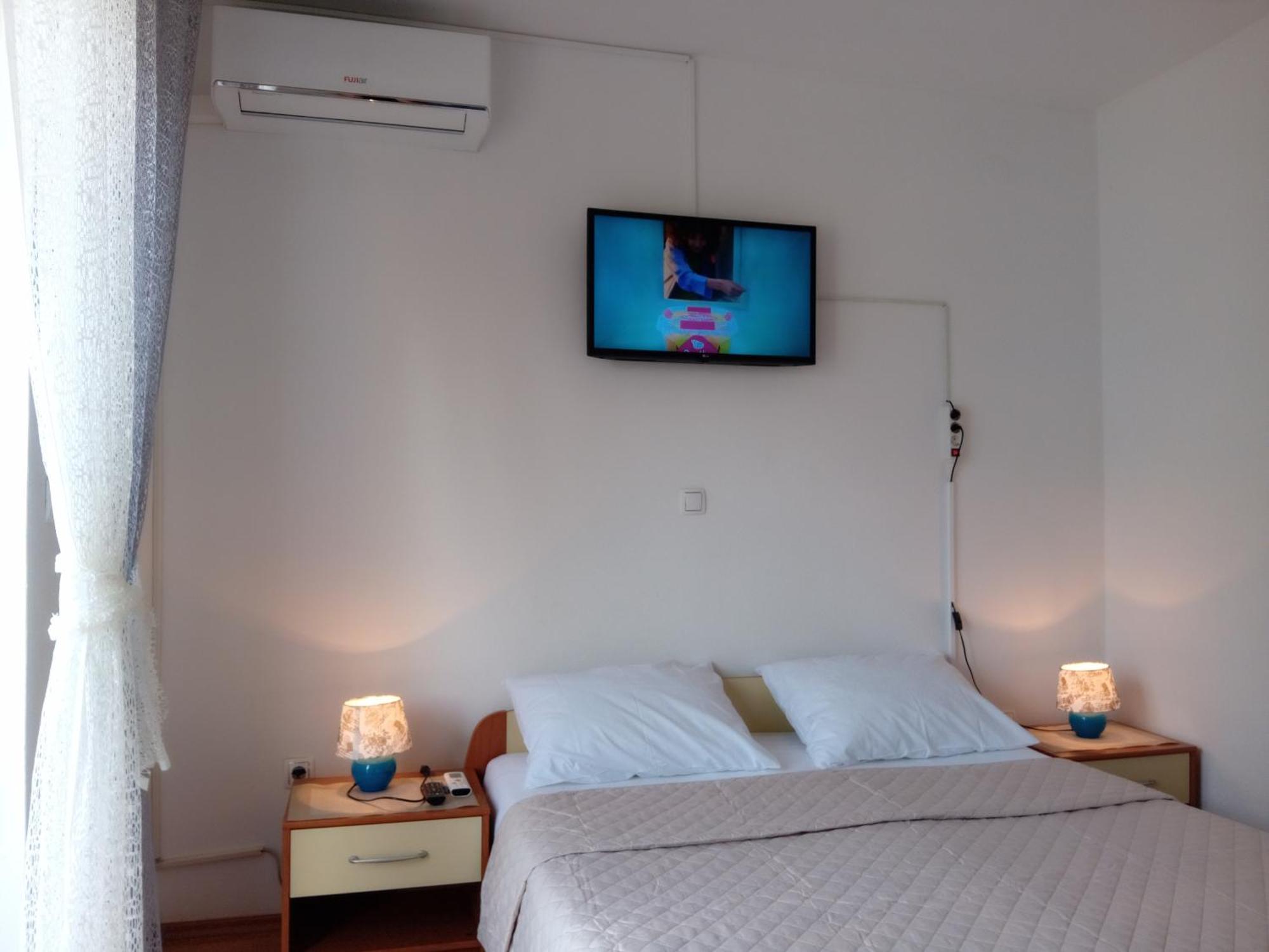 Apartments And Room Markovic Rovinjsko Selo Εξωτερικό φωτογραφία
