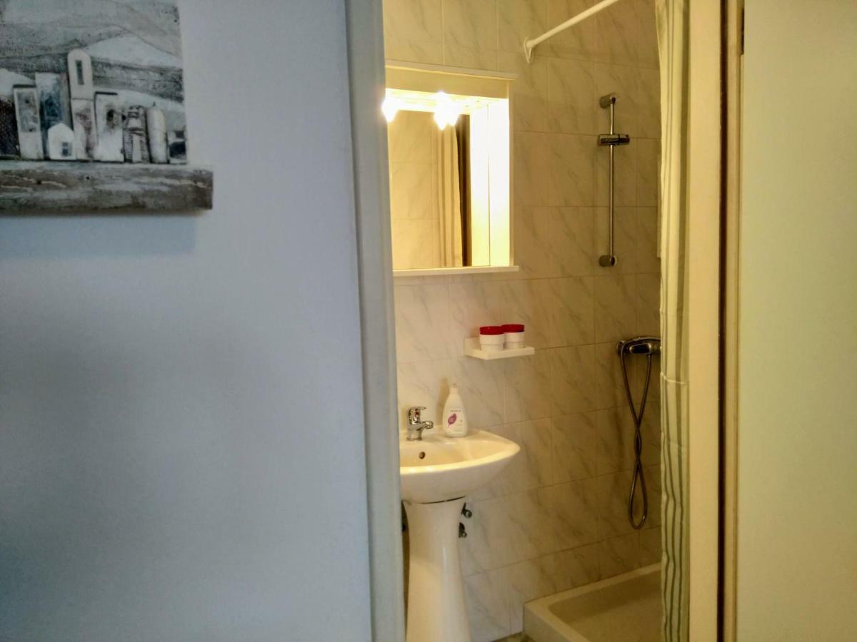 Apartments And Room Markovic Rovinjsko Selo Εξωτερικό φωτογραφία